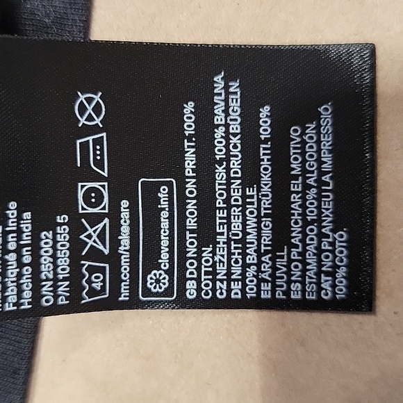 Divided by H&M Size S Black Cropped T-Shirt "Long Beach 1998" Vinyl Graphic - Picture 10 of 10